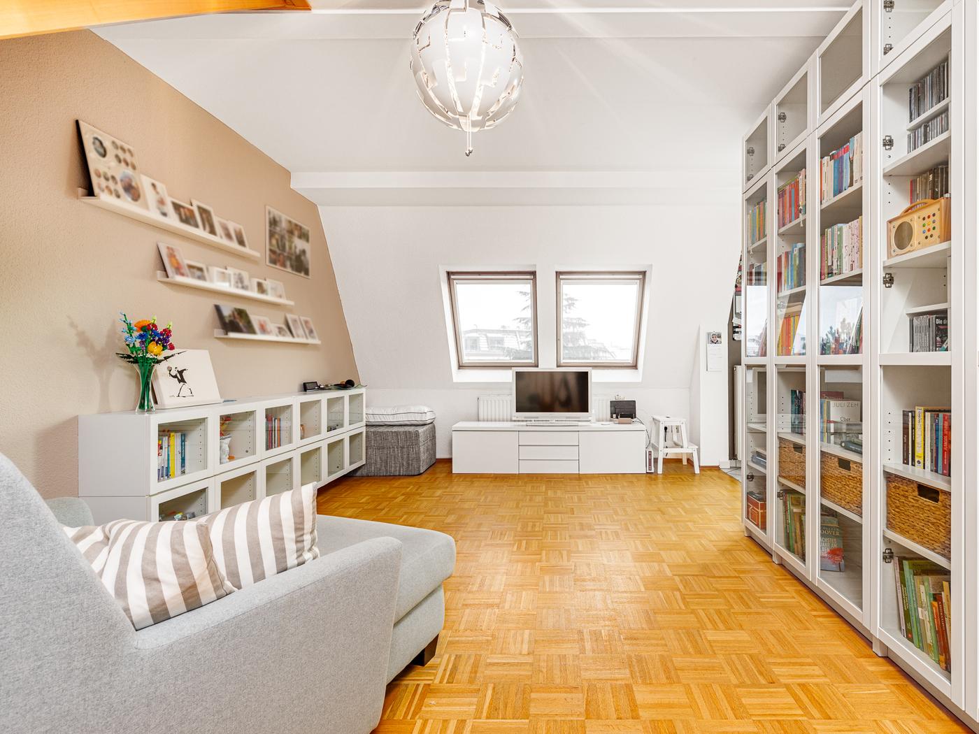 Gemütliches Wohnzimmer mit Fußbodenheizung Gemütliches Wohnzimmer mit Fußbodenheizung