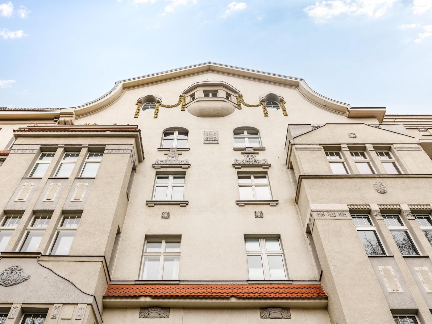 Herrlicher Altbau mit Stuck-Fassade Herrlicher Altbau mit Stuck-Fassade