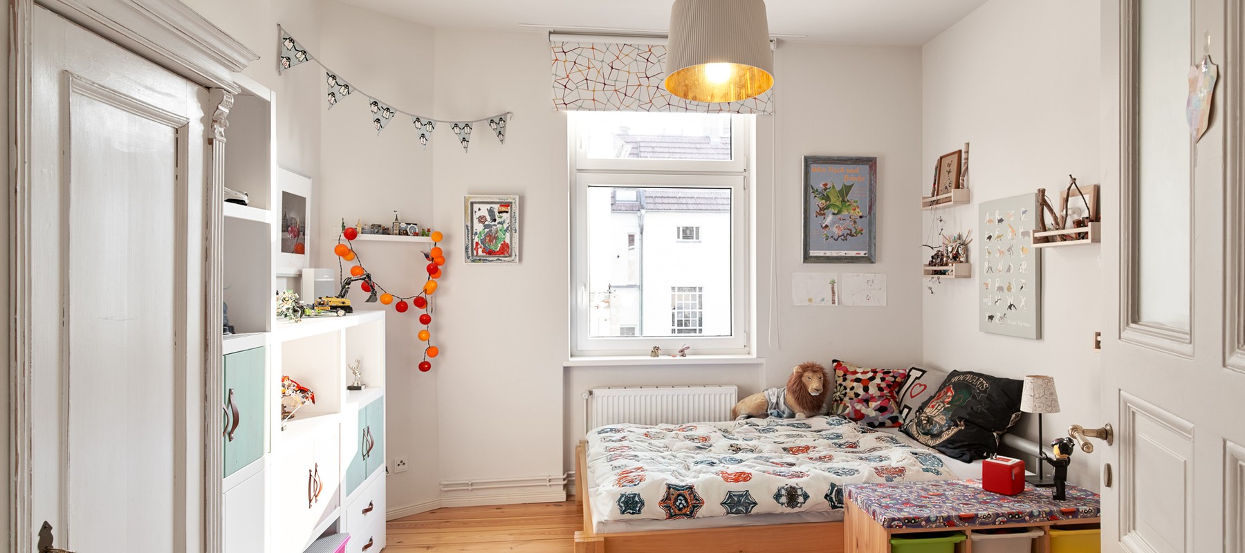 Kinderzimmer zum ruhigen Innenhof Kinderzimmer zum ruhigen Innenhof