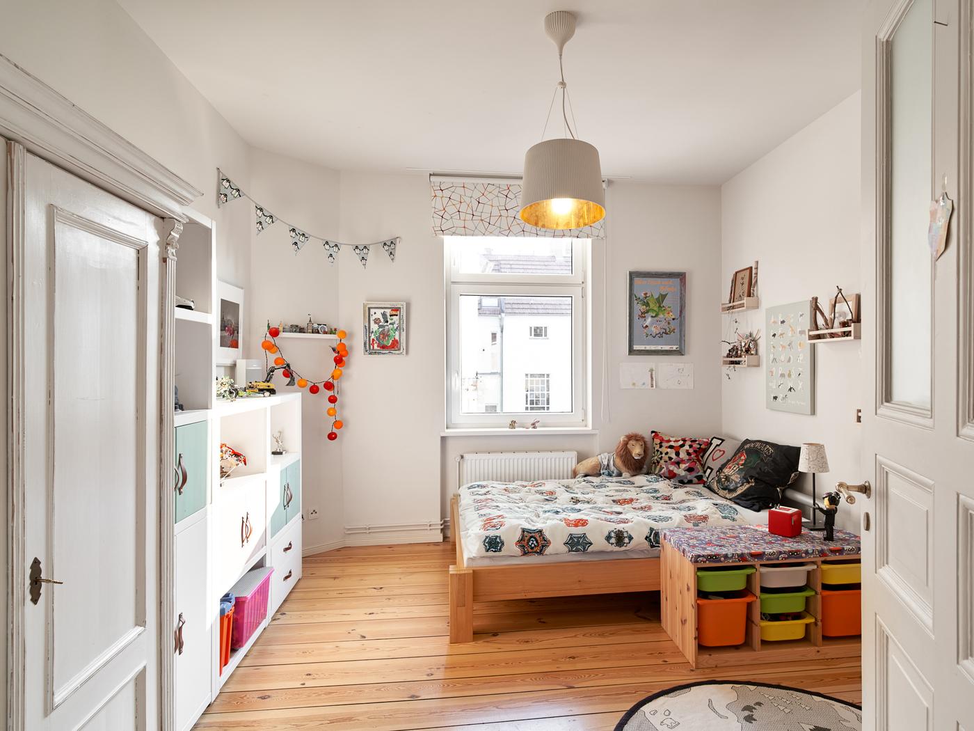 Kinderzimmer zum ruhigen Innenhof Kinderzimmer zum ruhigen Innenhof