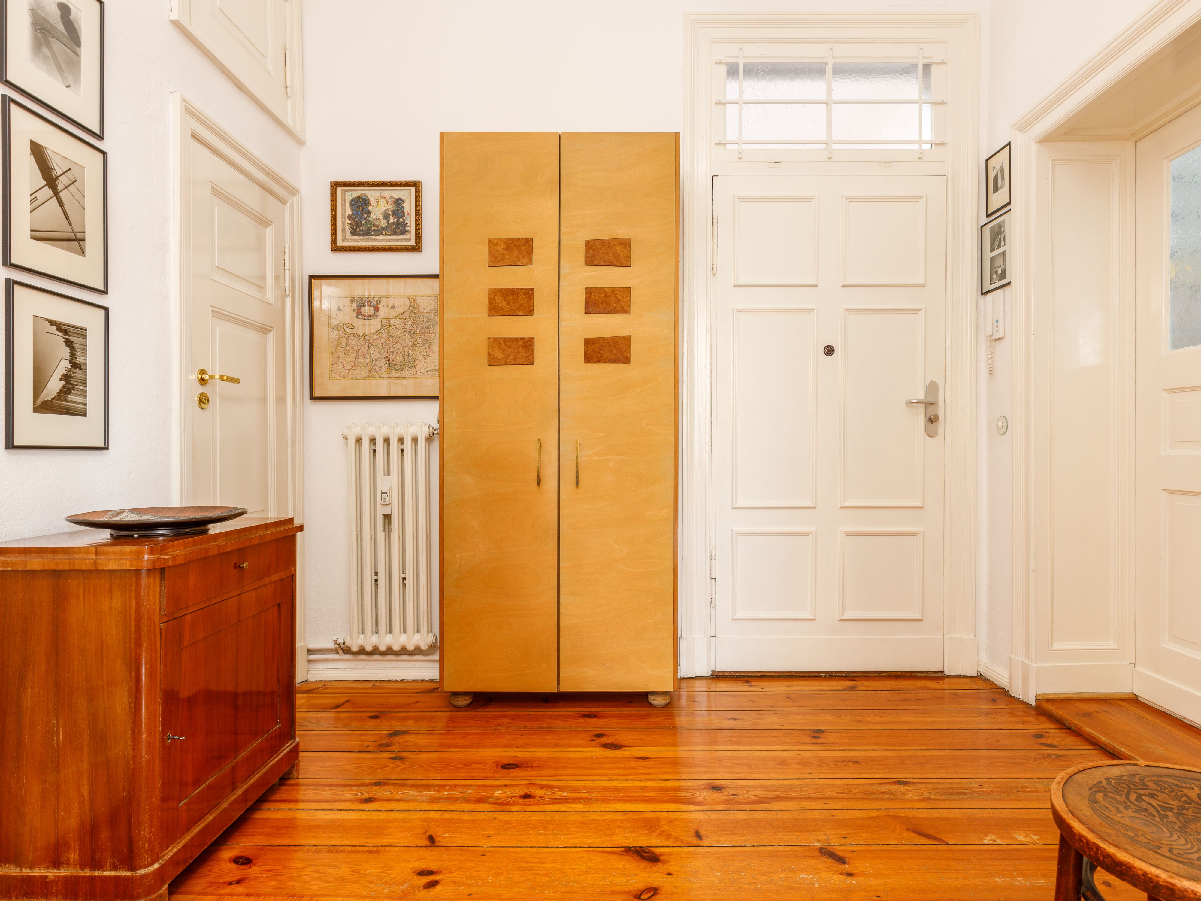 Einladender Eingangs- & Empfangsbereich