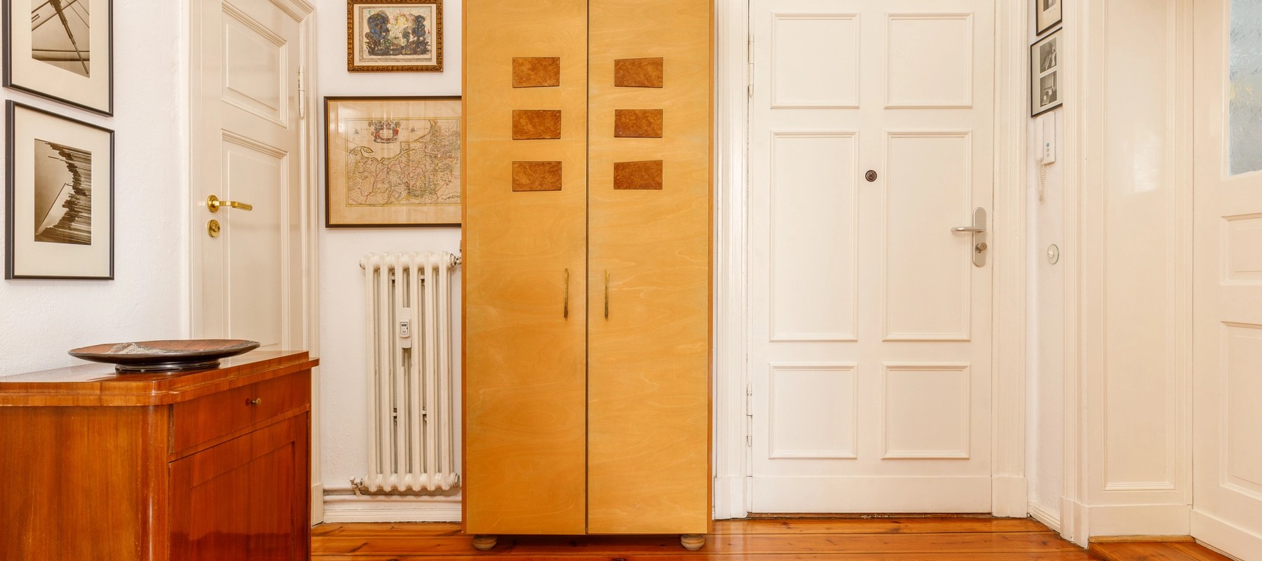 Einladender Eingangs- & Empfangsbereich Einladender Eingangs- & Empfangsbereich