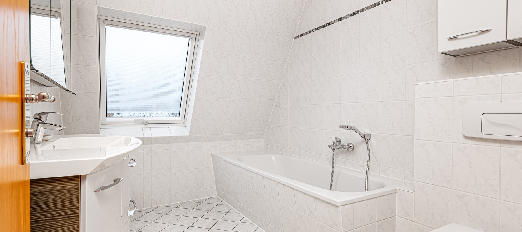 Tagesbelichtetes Wannenbad Tagesbelichtetes Wannenbad