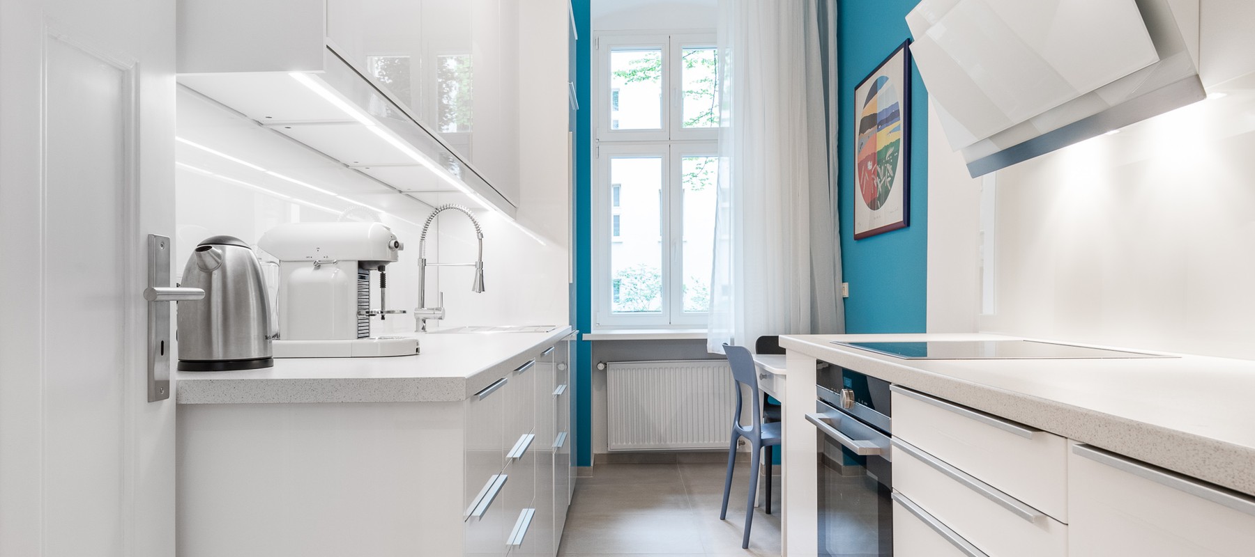 Hochglanz-Einbauküche mit Elektrogeräten von Nolte Hochglanz-Einbauküche mit Elektrogeräten von Nolte