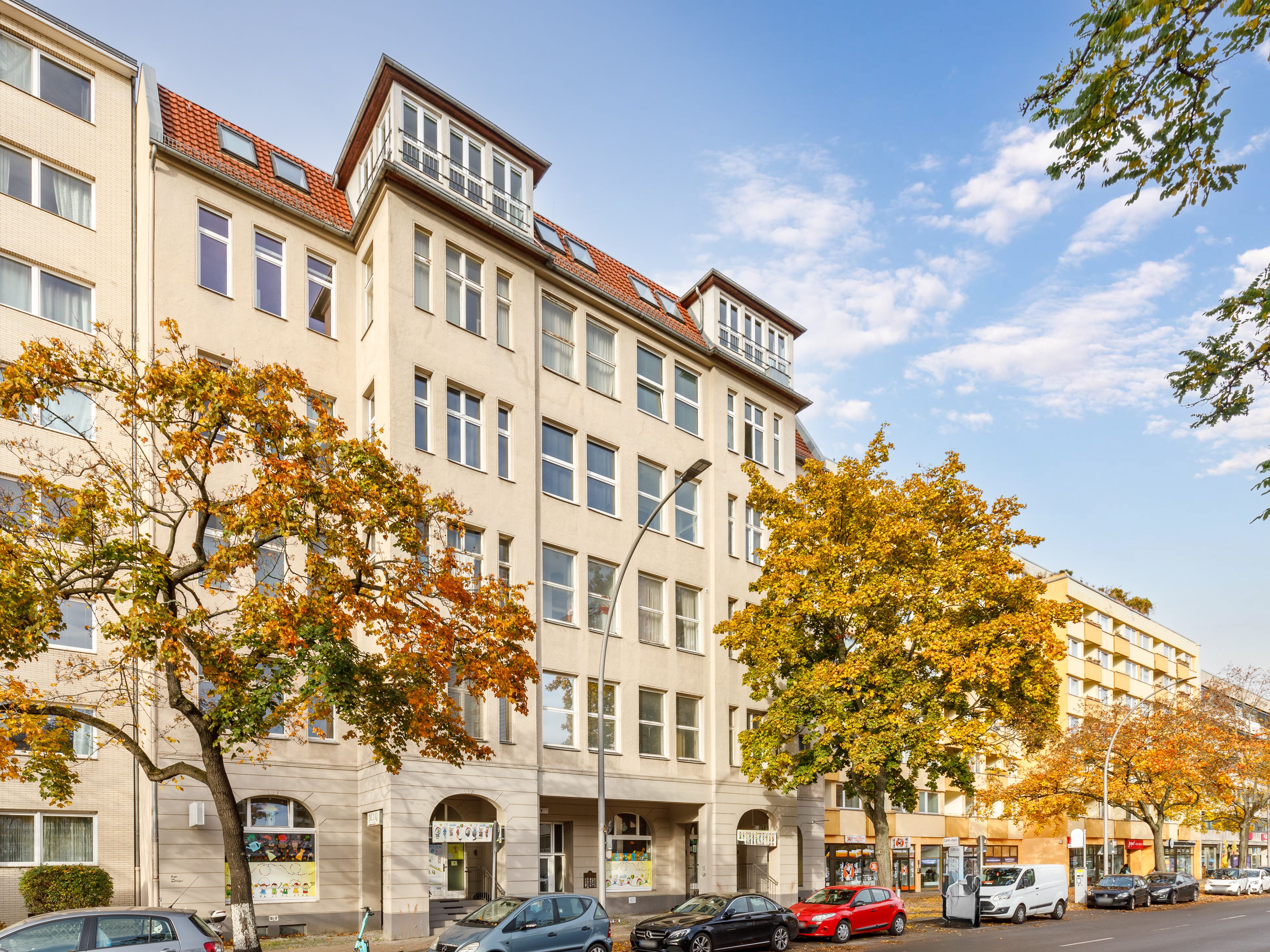 Mehrfamilienhaus in zentraler Lage von Wilmersdorf 