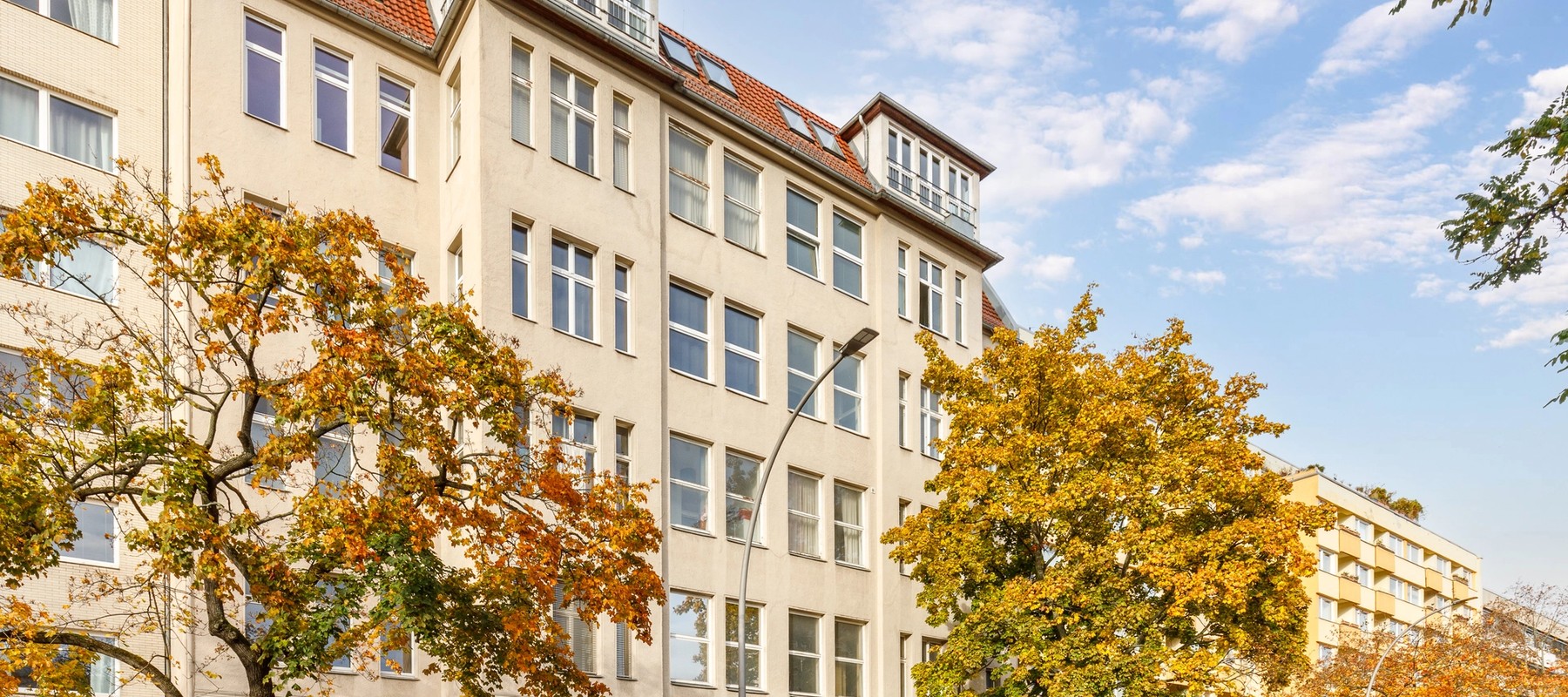 Mehrfamilienhaus in zentraler Lage von Wilmersdorf Mehrfamilienhaus in zentraler Lage von Wilmersdorf