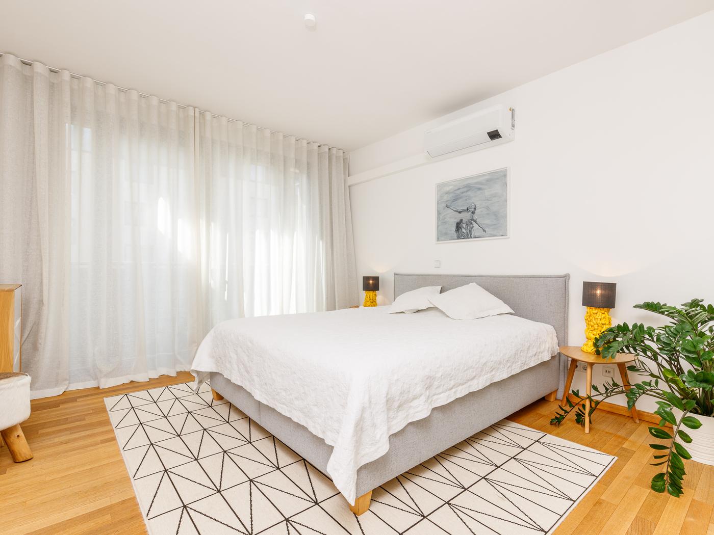 Hauptschlafzimmer mit Klimaanlage  Hauptschlafzimmer mit Klimaanlage