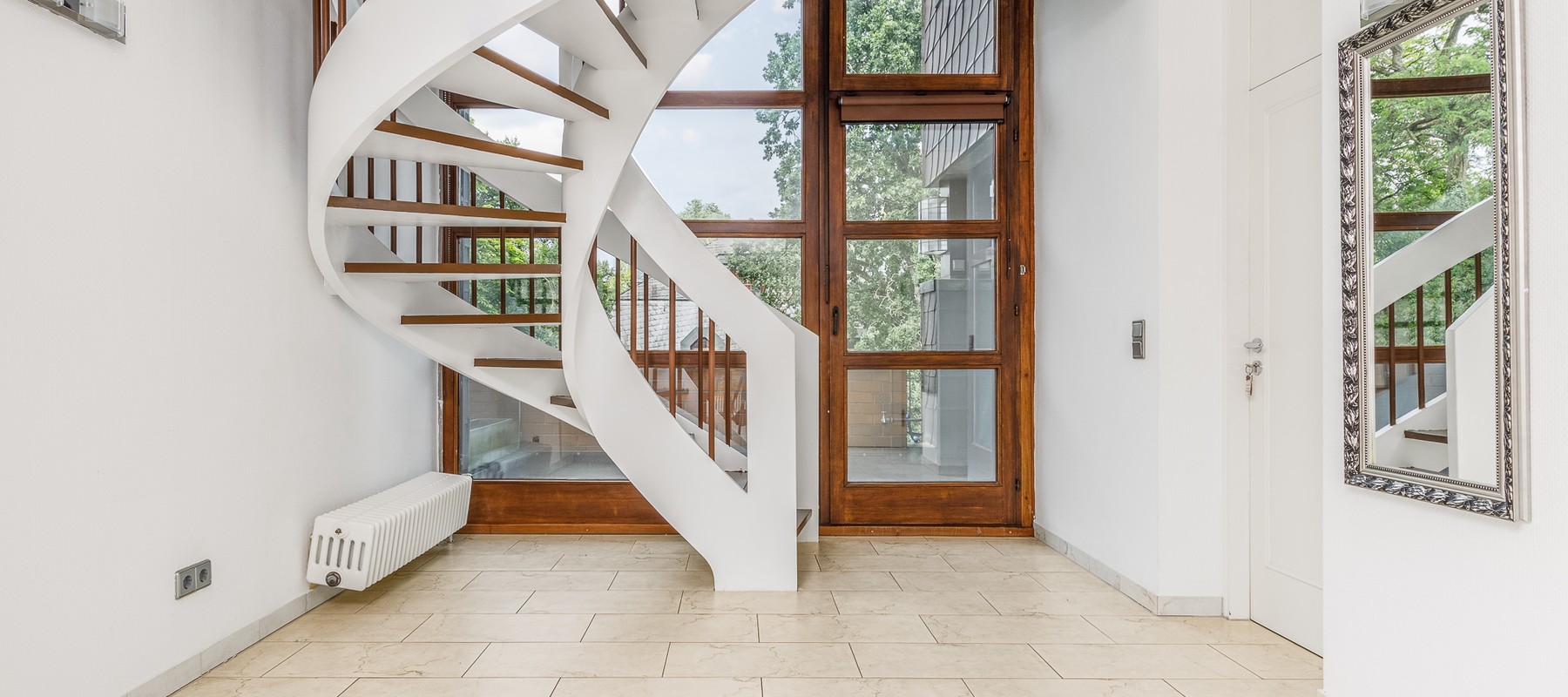 Aufgang zur Galerie-Ebene der Wohnung Aufgang zur Galerie-Ebene der Wohnung