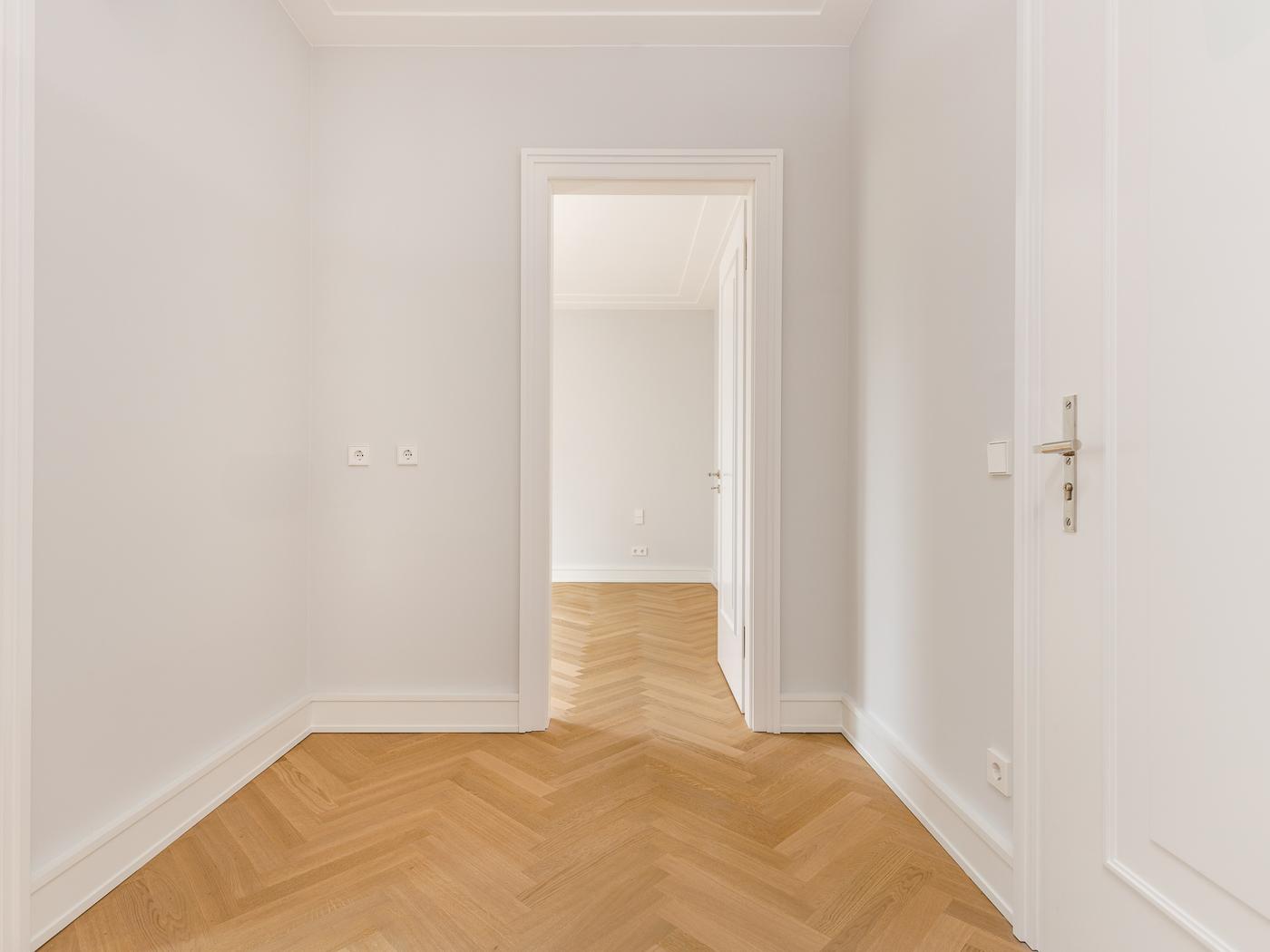 Eingangsbereich mit en suite Fahrstuhl  Eingangsbereich mit en suite Fahrstuhl