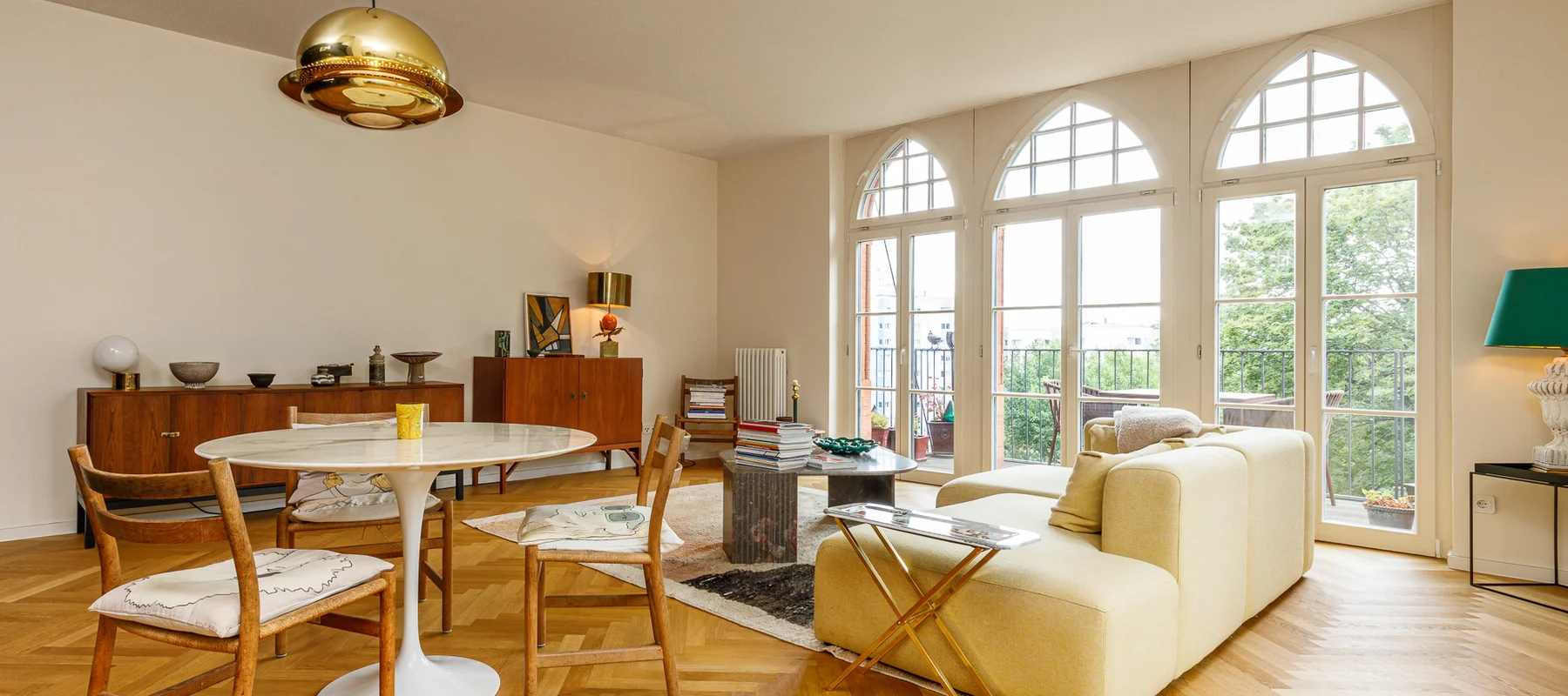 Stylish City Residence with Refined Interiors in a Heritage Ensemble by the Charlottenburg Palace Gardens
