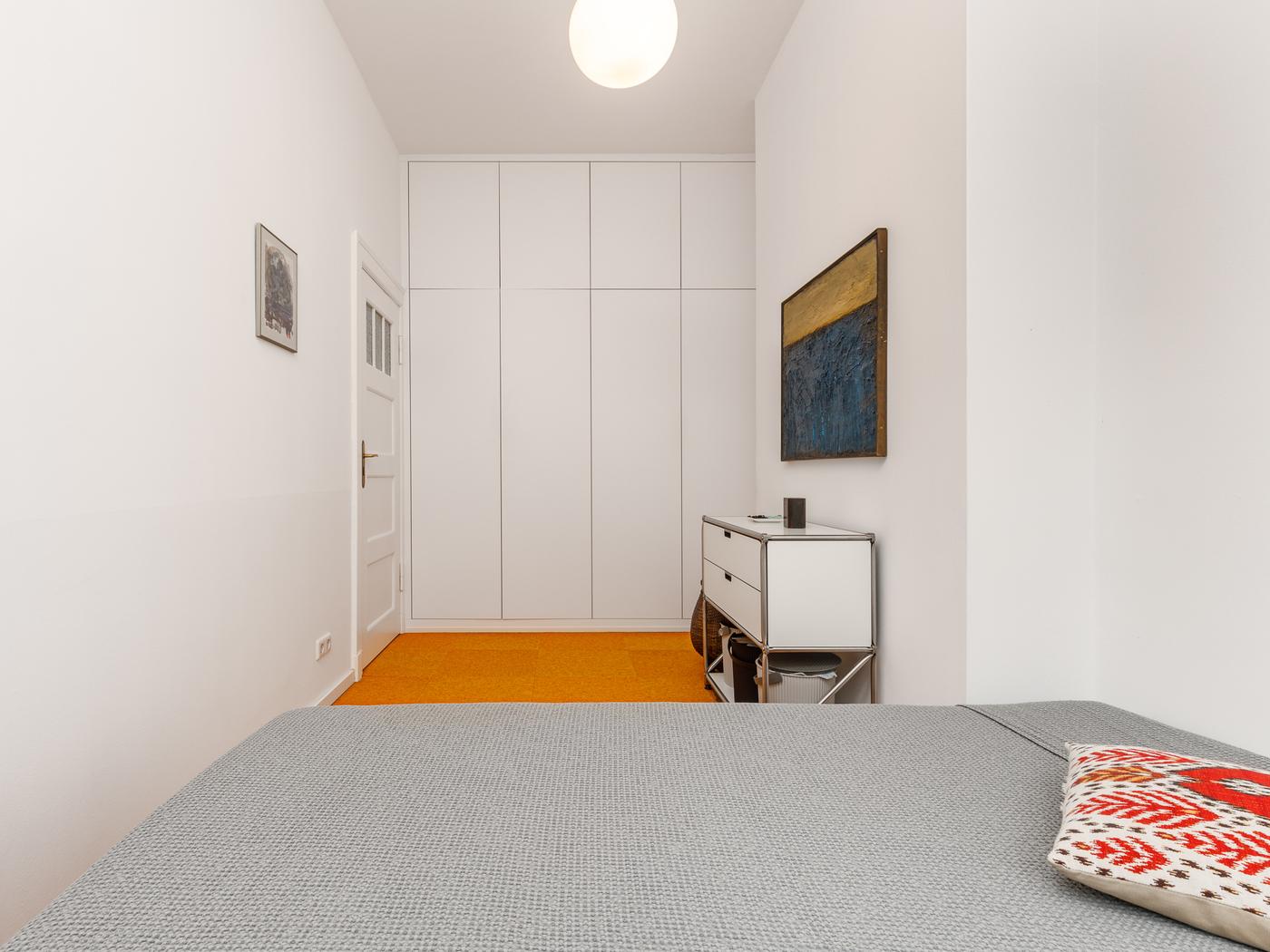 Maßangefertigter Kleiderschrank Maßangefertigter Kleiderschrank