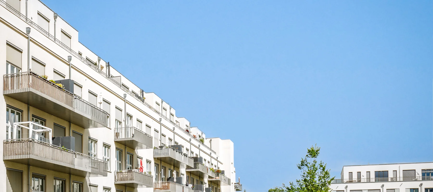Loftartige Wohnung mit herrlichem Sonnenbalkon zwischen Heinrich-Lehr-Park & Teltowkanal