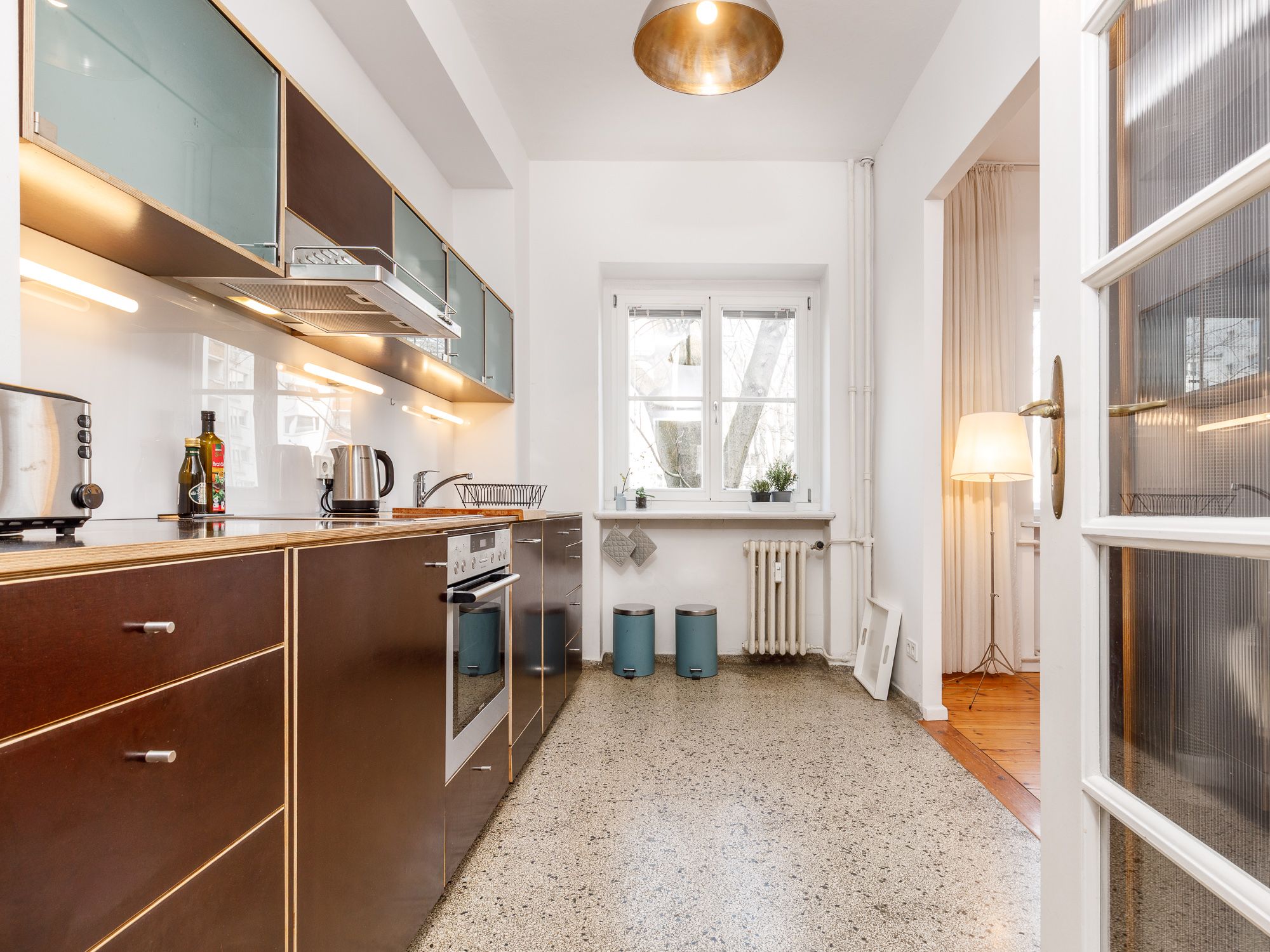 Built-in kitchen with appliances 