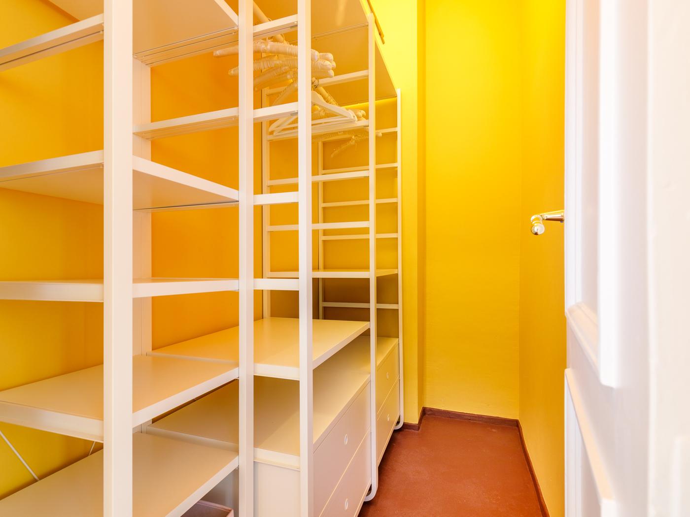 Begehbare Ankleide / Abstellkammer  Begehbare Ankleide / Abstellkammer