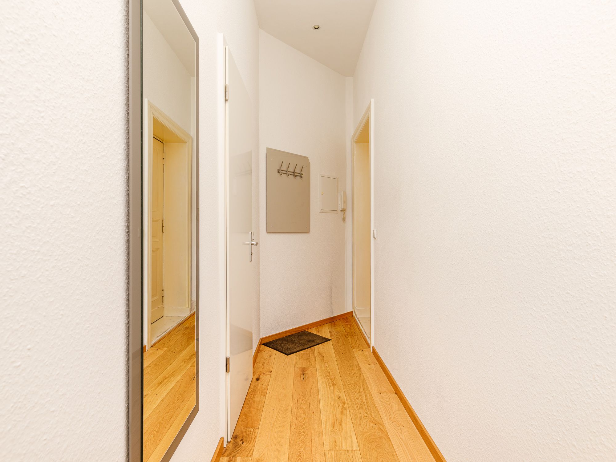 Entrance area with coat rack 