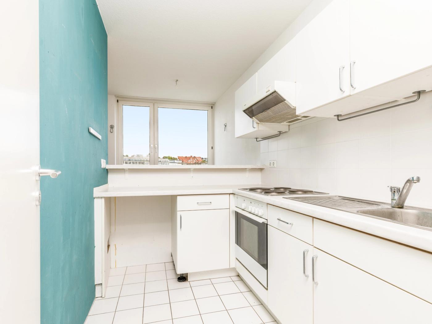 Separater Küchenbereich mit Renovierungsbedarf Separater Küchenbereich mit Renovierungsbedarf