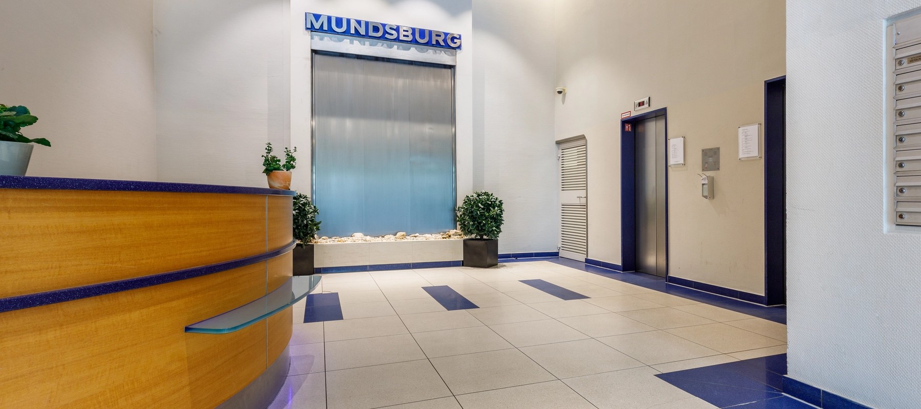 Empfangsbereich mit Concierge-Service Empfangsbereich mit Concierge-Service