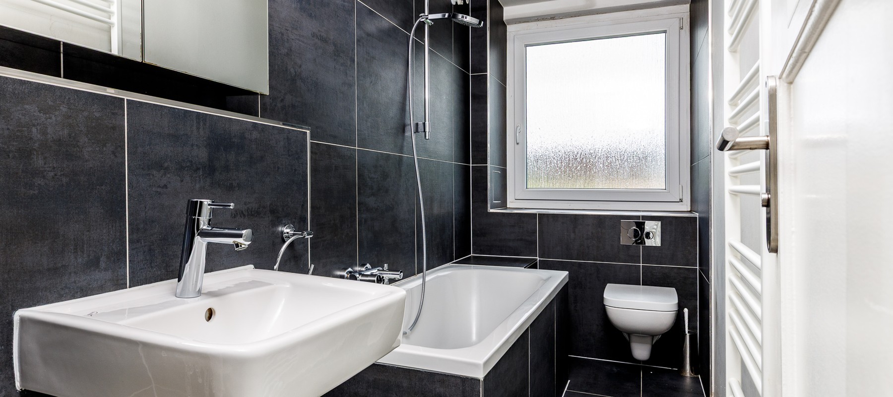 Daylit bathroom with bathtub Daylit bathroom with bathtub