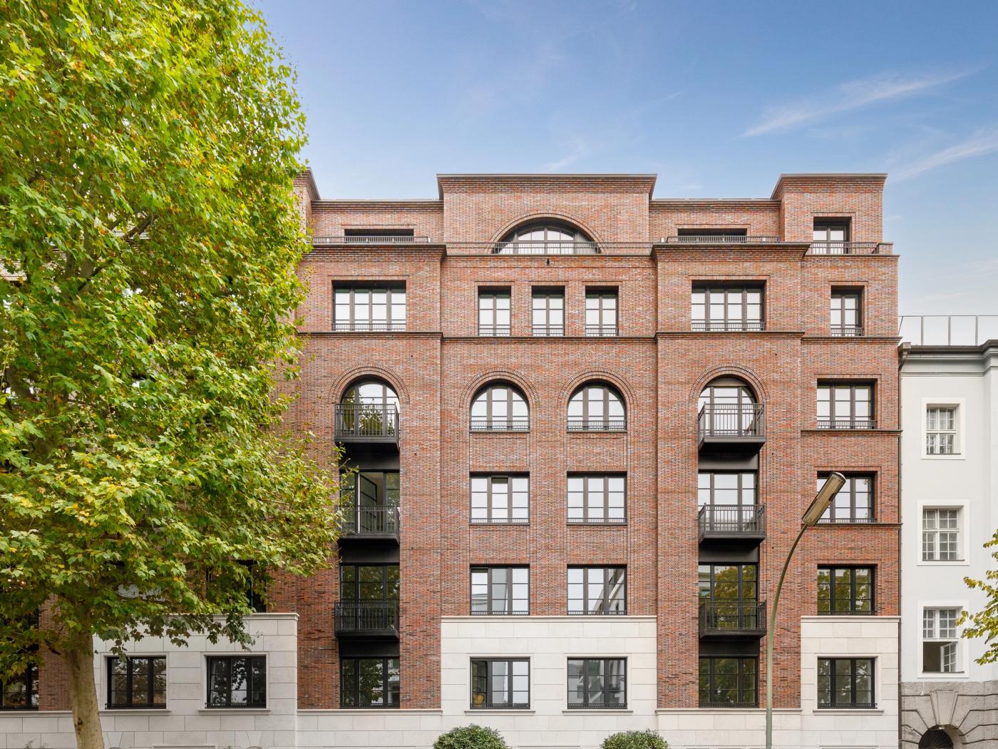 Architektur-Highlight im Neubauprojekt Alexander von Ralf Schmitz: Stilvolles Wohnen nahe Kurfürstendamm mit Loggien, Smart-Home und Tiefgarage