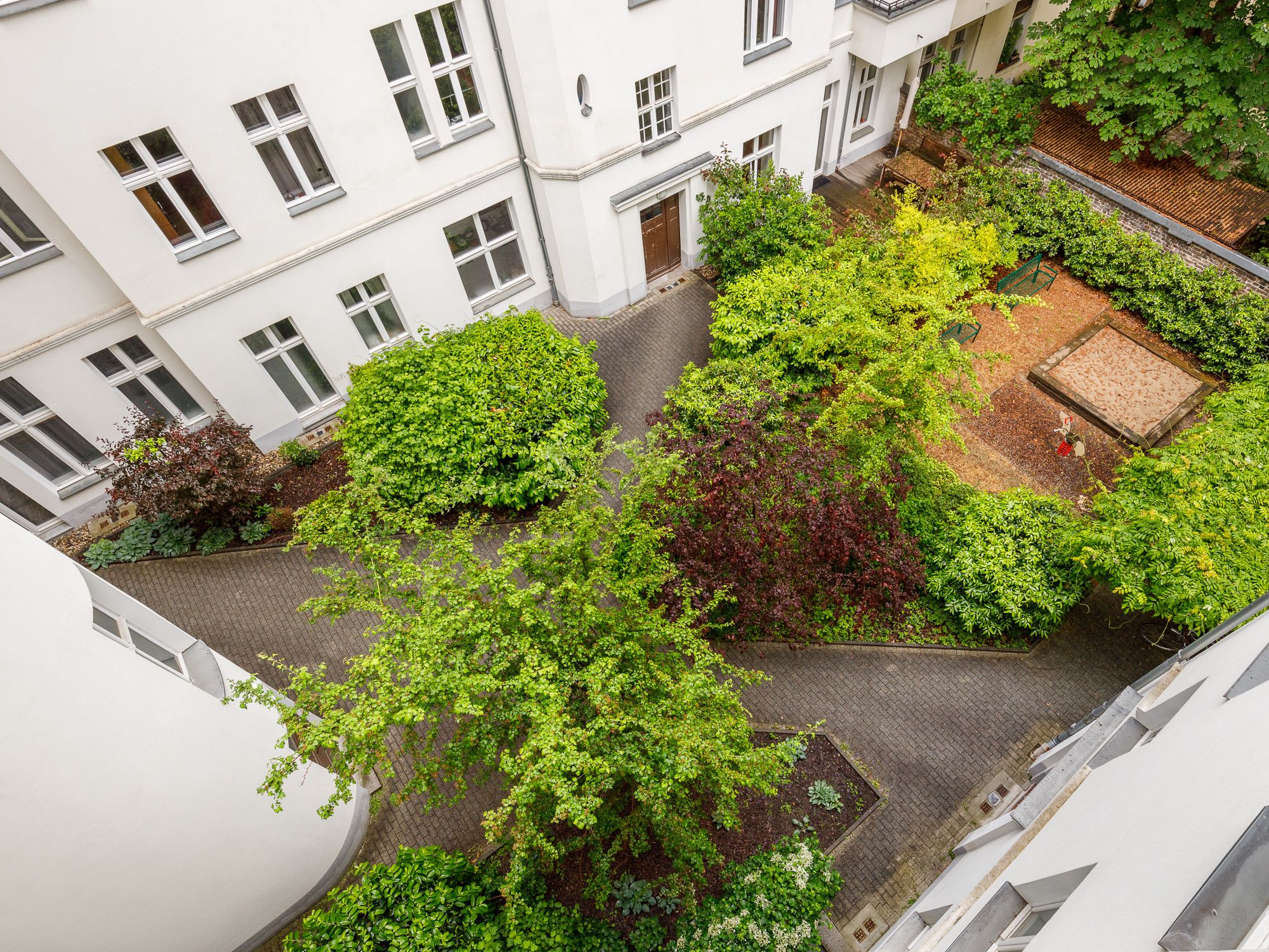 Blick in den begrünten Innenhof 
