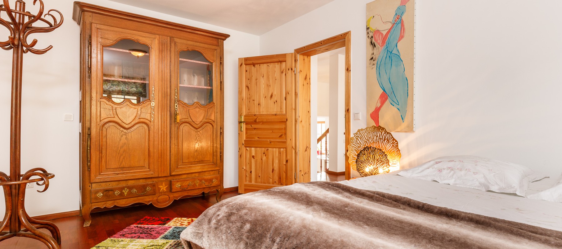 Separate guest bedroom Separate guest bedroom