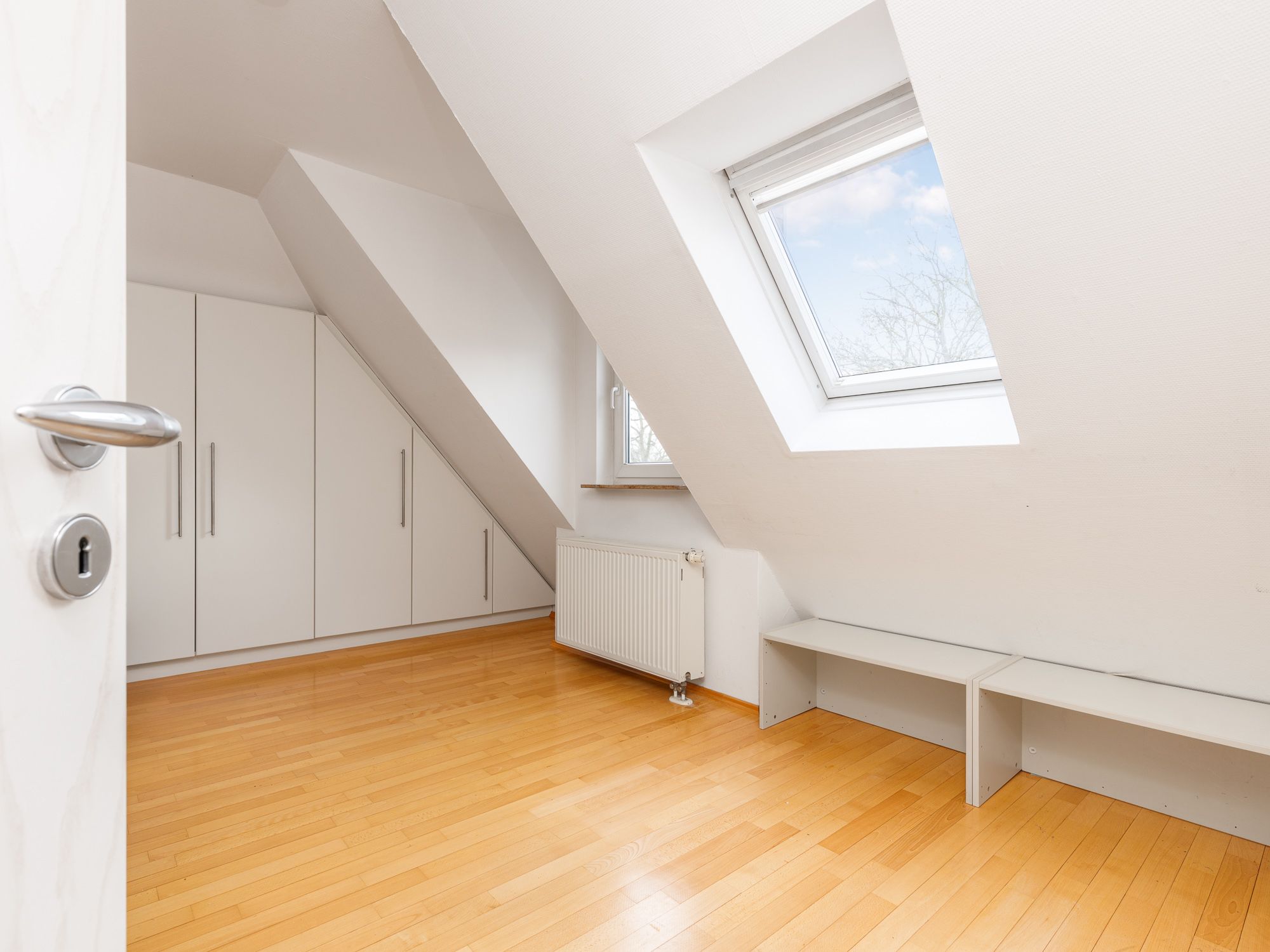 Schlafzimmer mit Ankleidebereich 