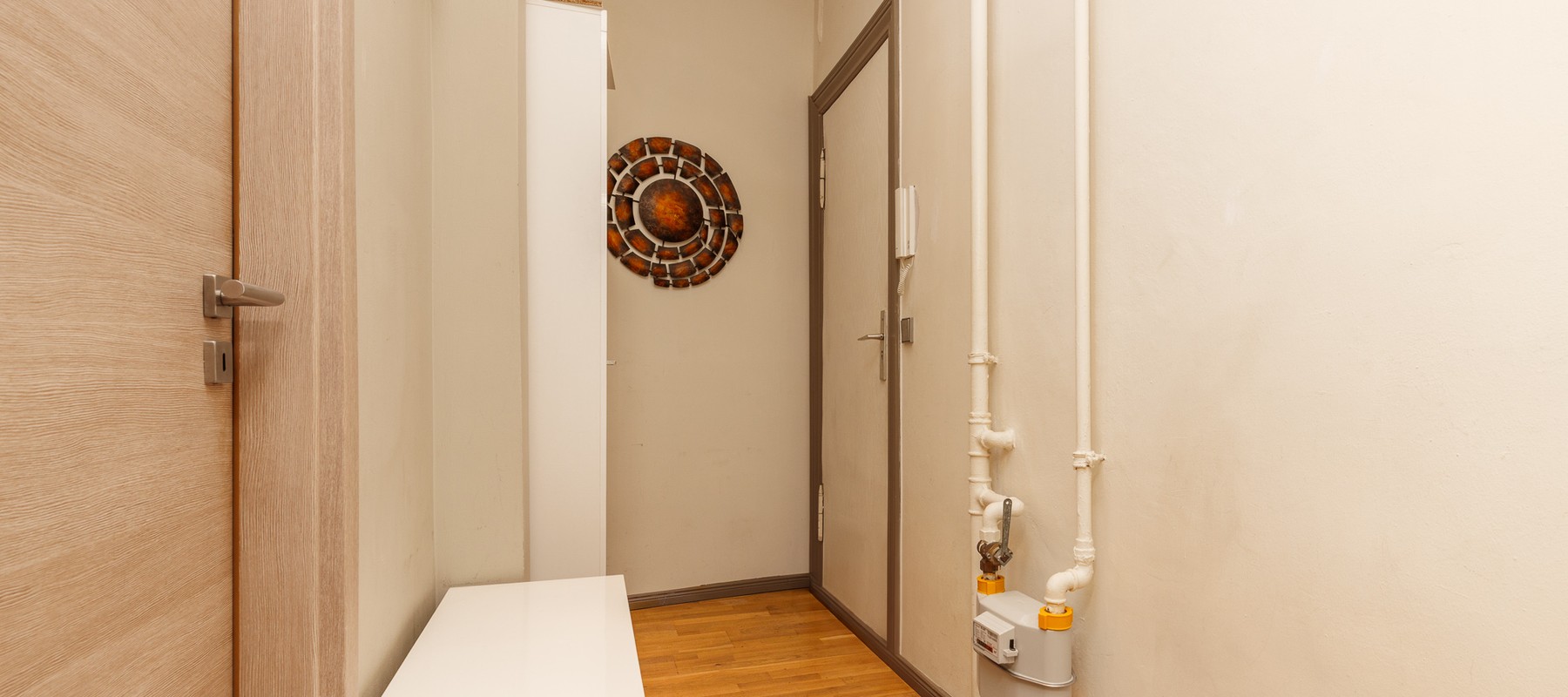 Eingangsbereich mit Garderobe Eingangsbereich mit Garderobe