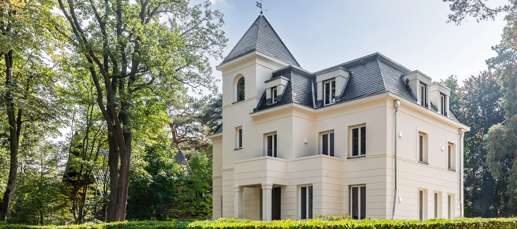 Exklusive Mehrfamilienvilla am Schlachtensee – energieeffizientes Anwesen mit großzügigem Wohnambiente