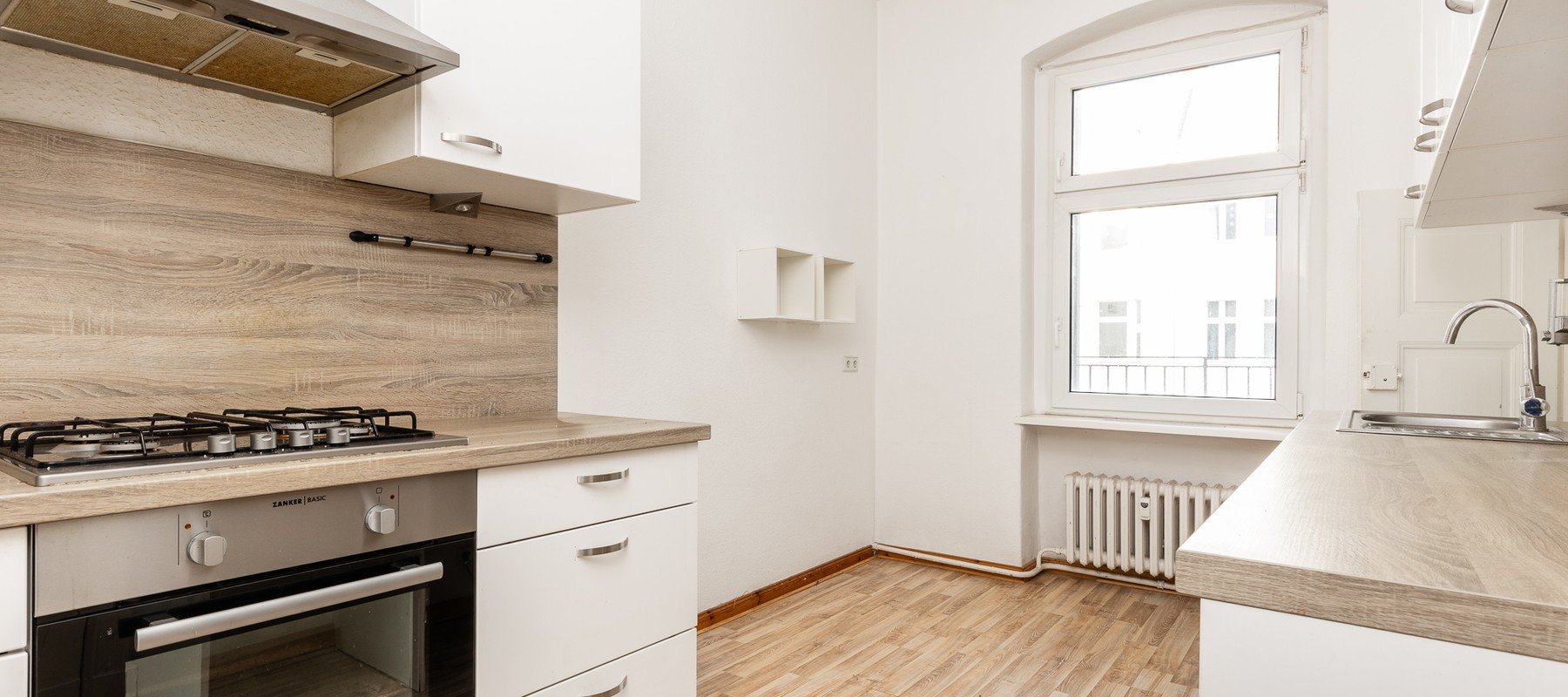 Separate kitchen area with appliances Separate kitchen area with appliances