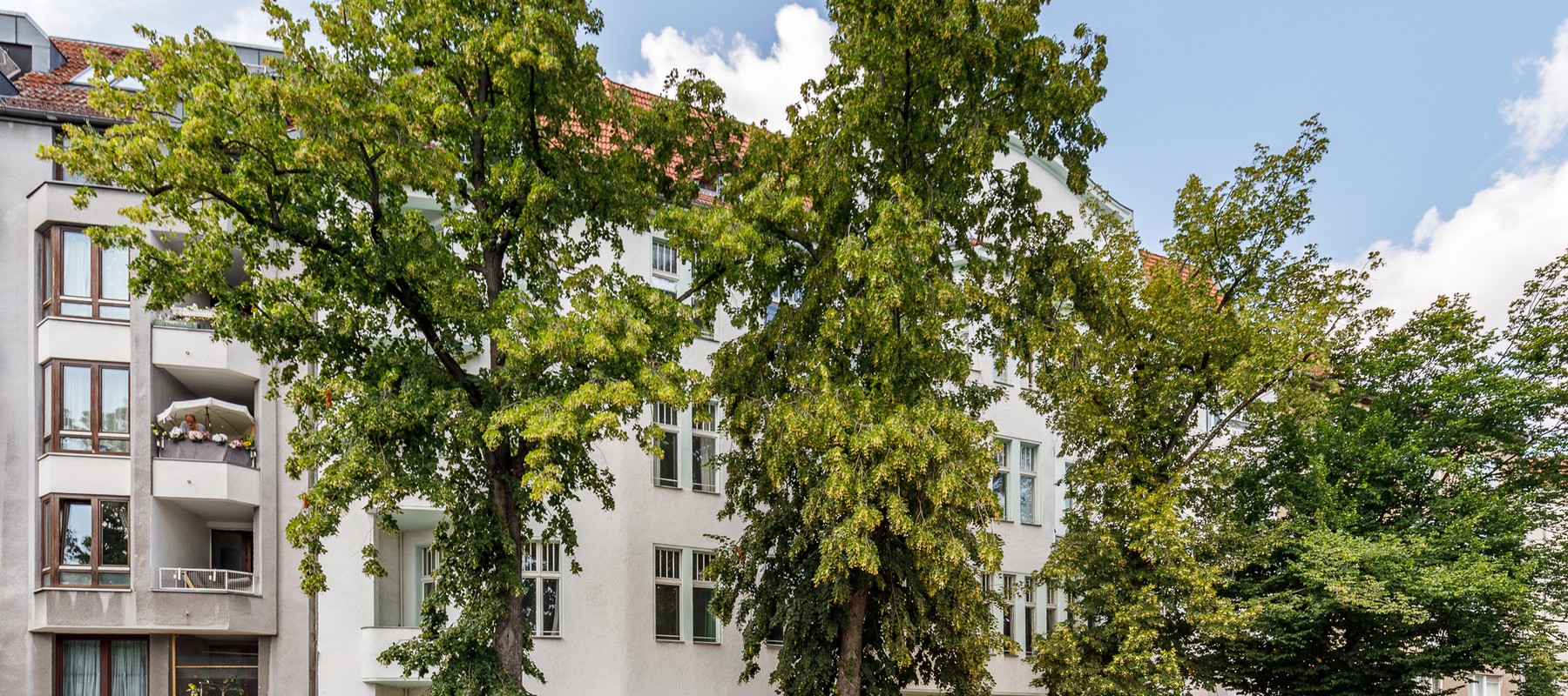 Well-maintained commercial property in a prime location in Spandau Well-maintained commercial property in a prime location in Spandau