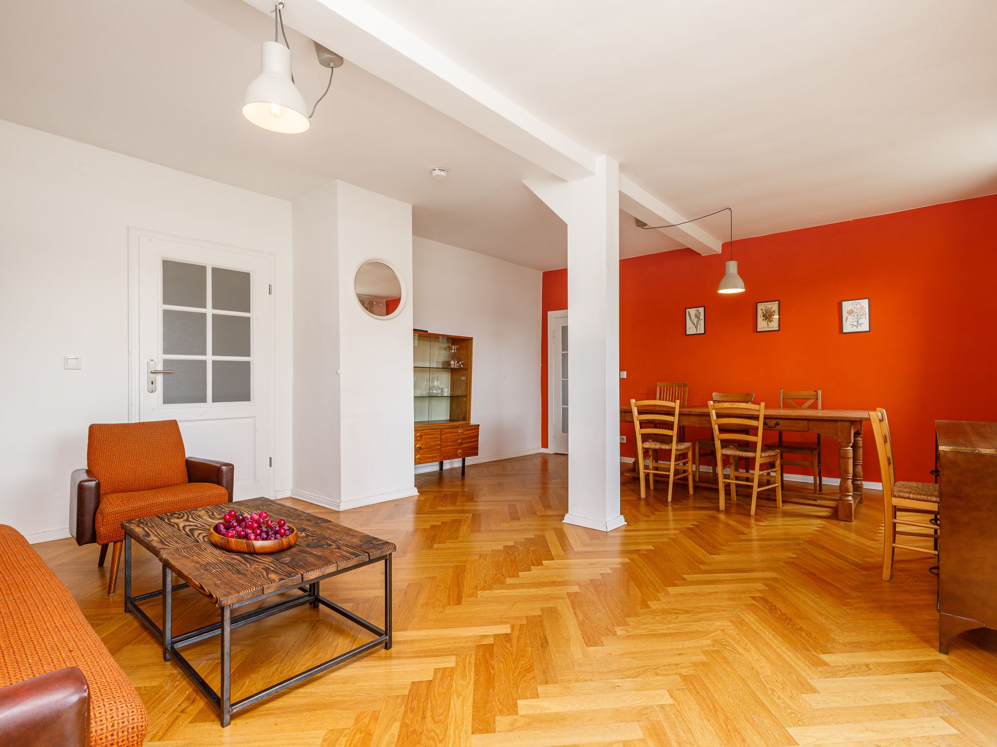 Spacious living and dining area 