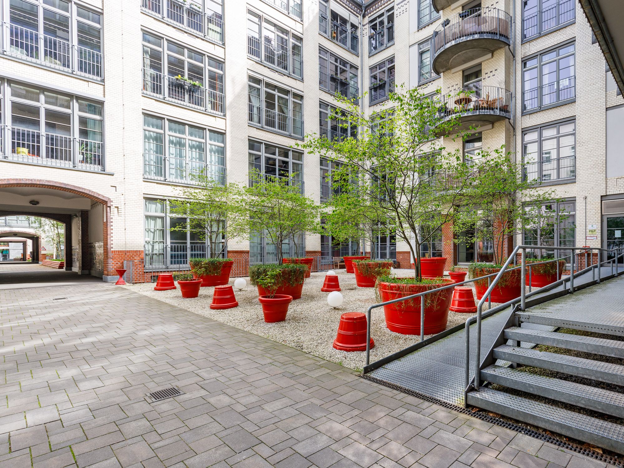 Schmucker Innenhof mit Concierge-Service