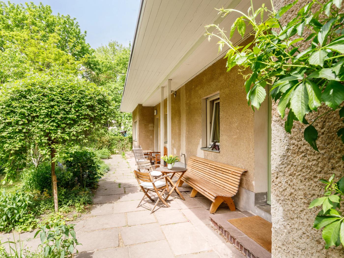 Einladende Veranda zum Sonnen Einladende Veranda zum Sonnen