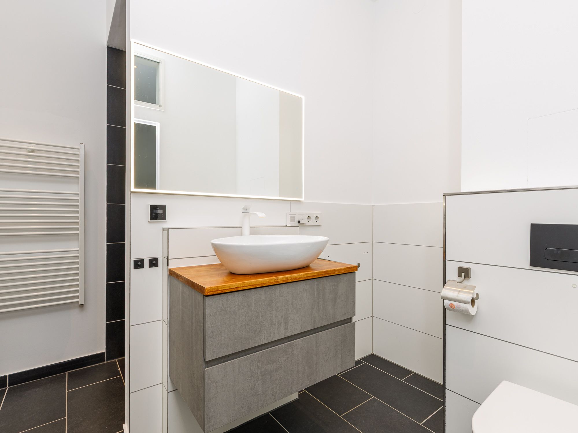 Modernized, spacious bathroom