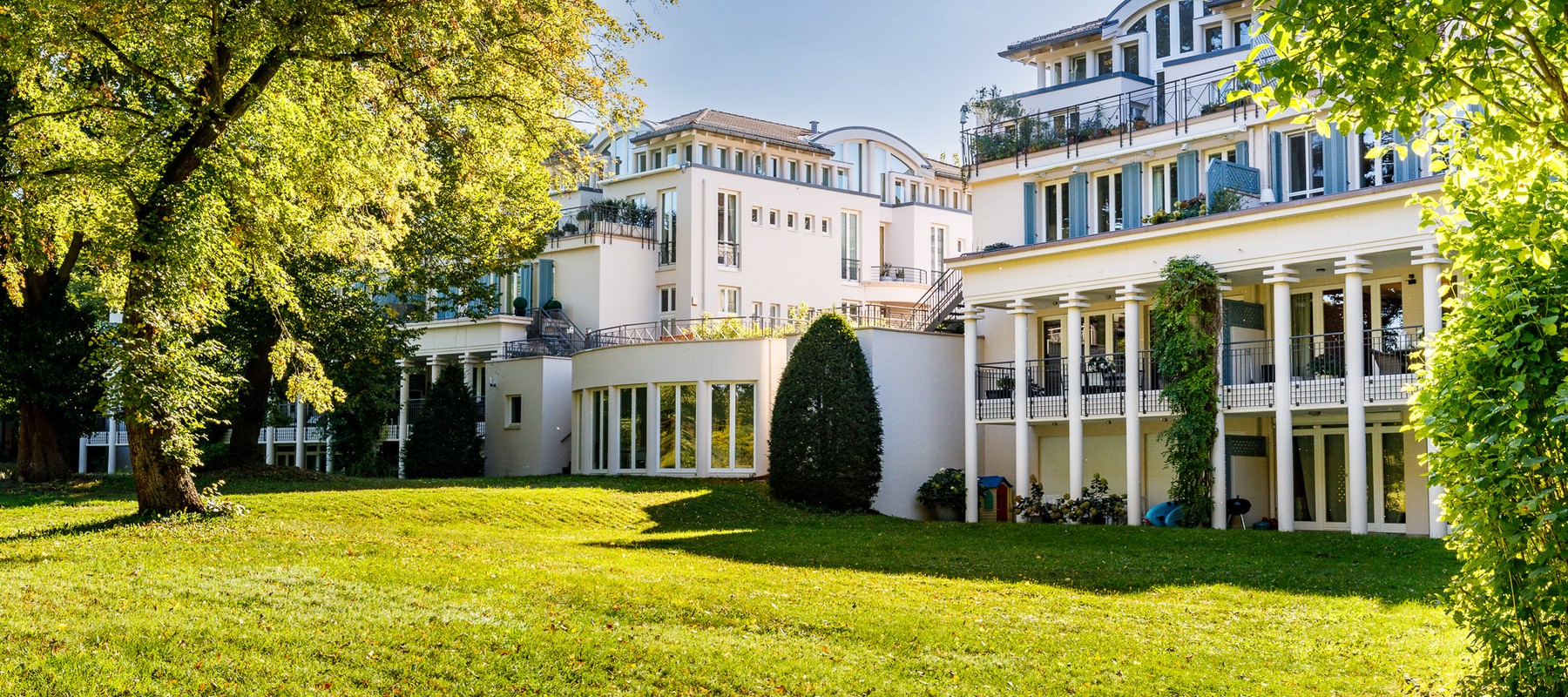 Rear view of the property on Koenigsallee Rear view of the property on Koenigsallee