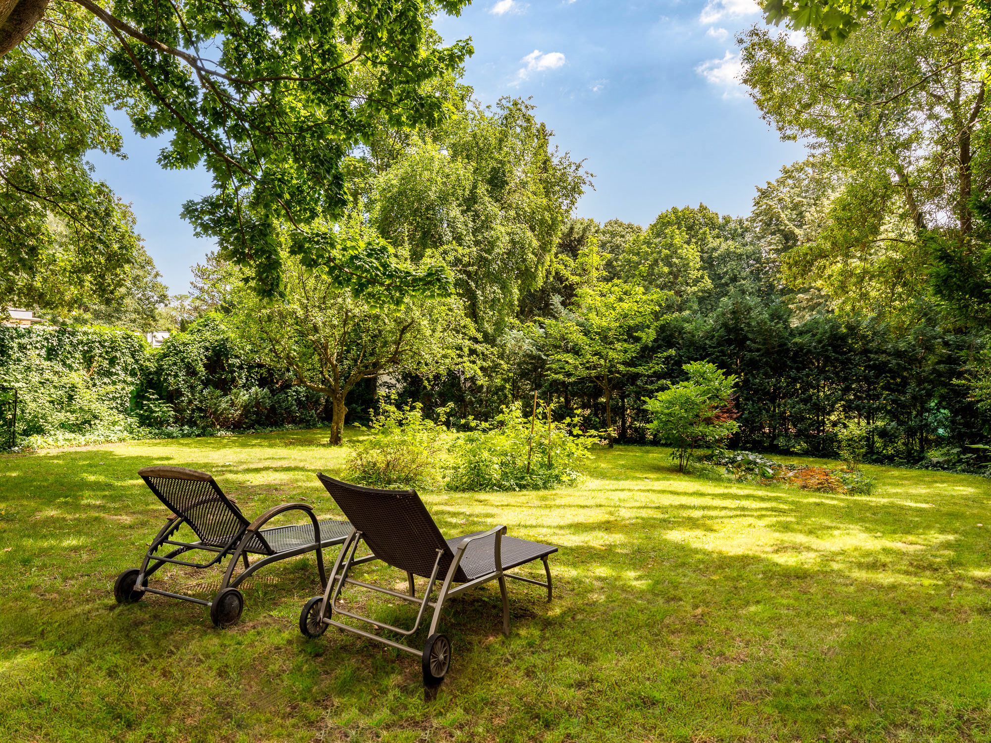 Idyllic private garden shared by the community