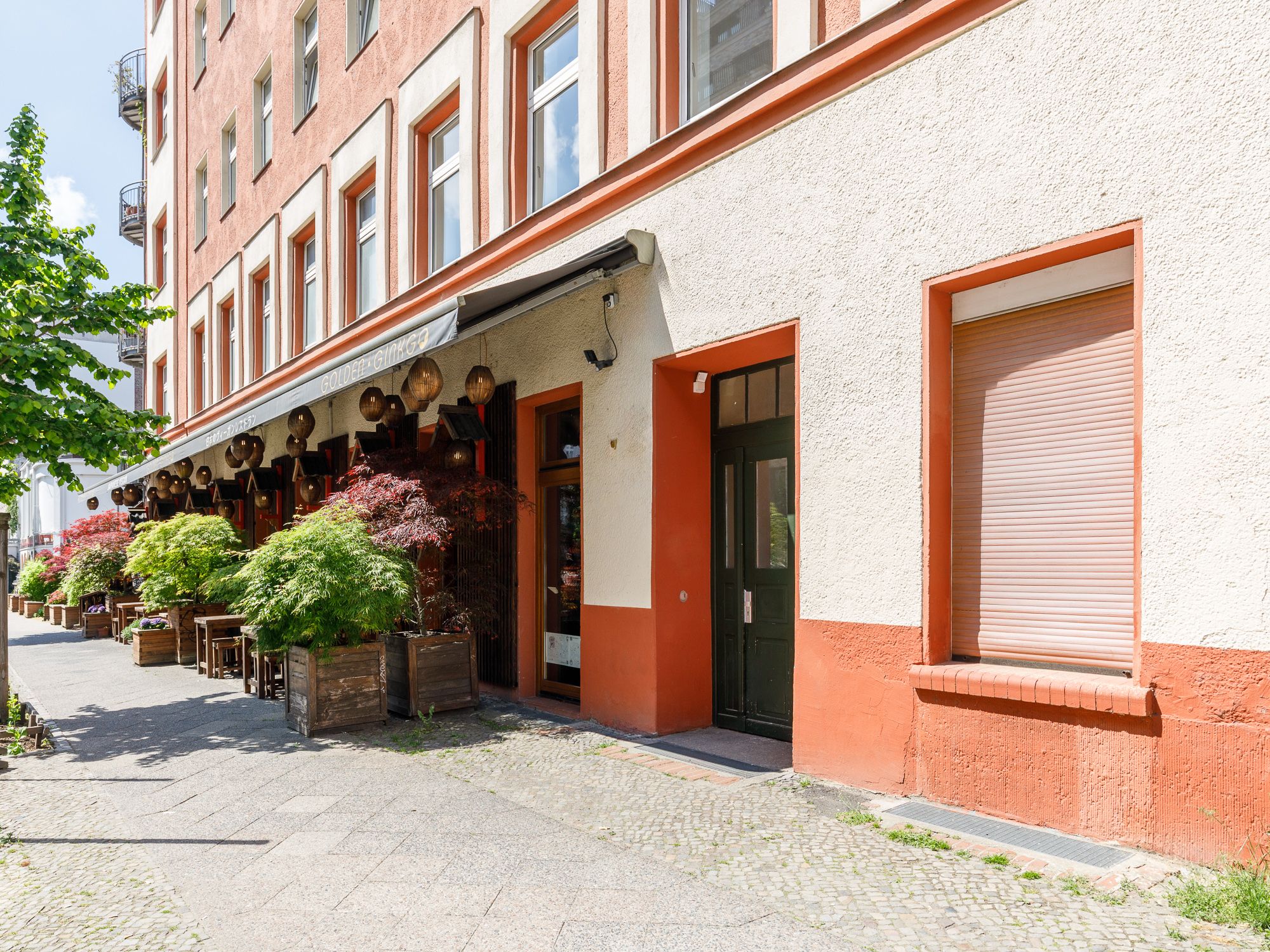 Gastronomie im Erdgeschoss des Hauses 