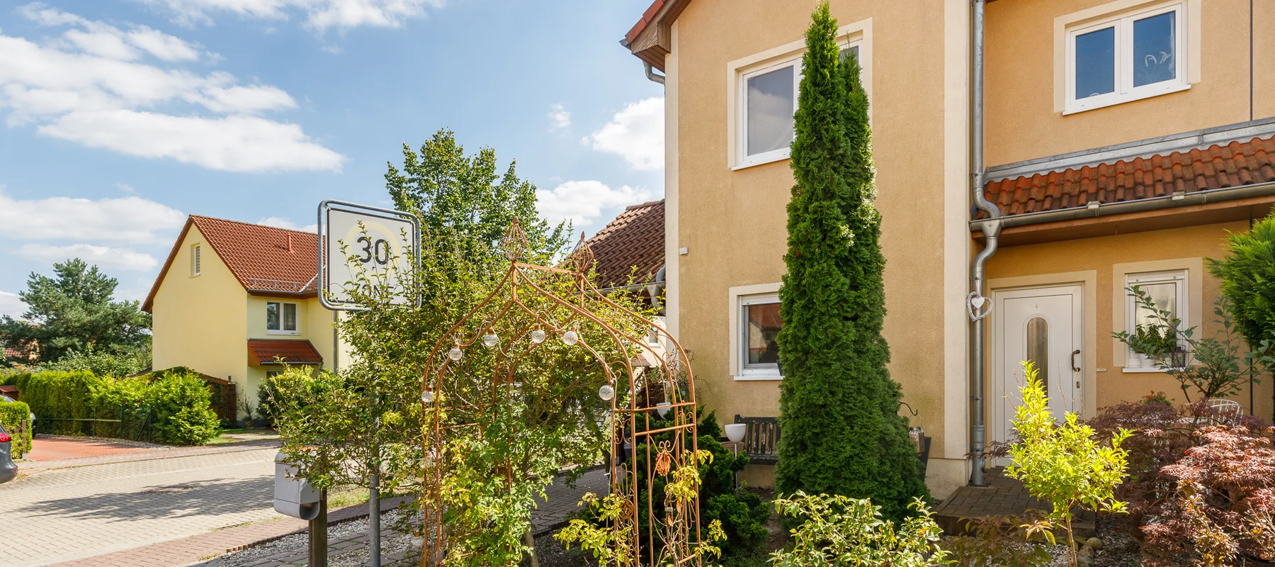 Schöne Doppelhaushälfte mit Garten in ruhiger, familienfreundlicher Lage von Schildow