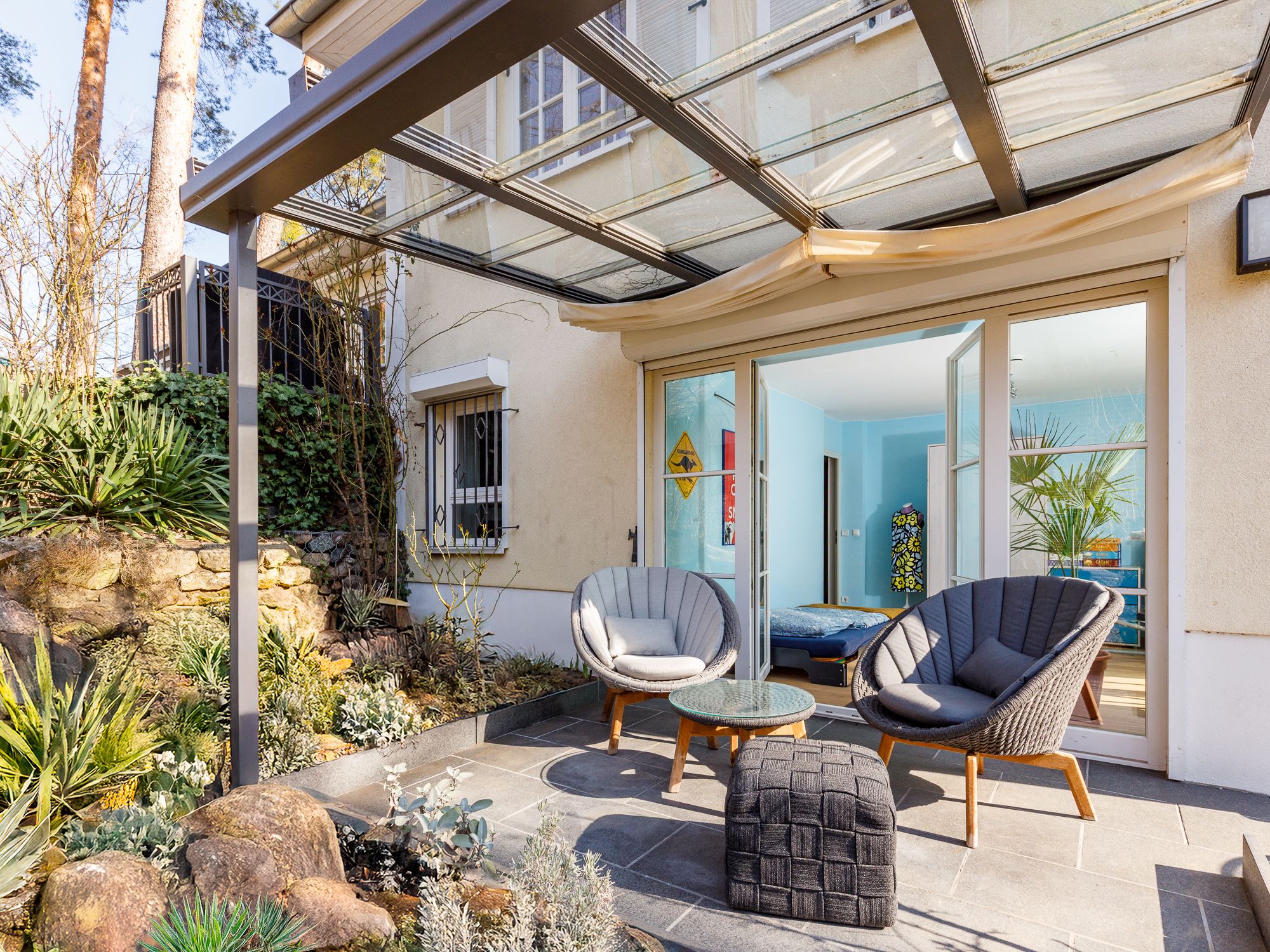 Covered garden terrace