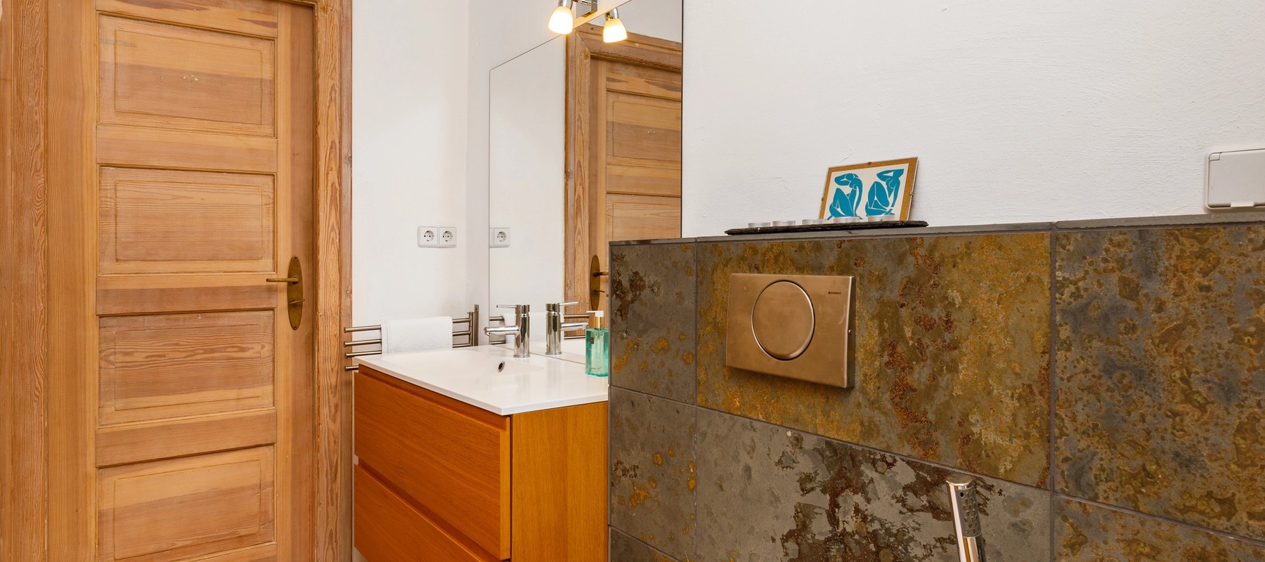 Wannenbad mit hochwertigen Armaturen Wannenbad mit hochwertigen Armaturen