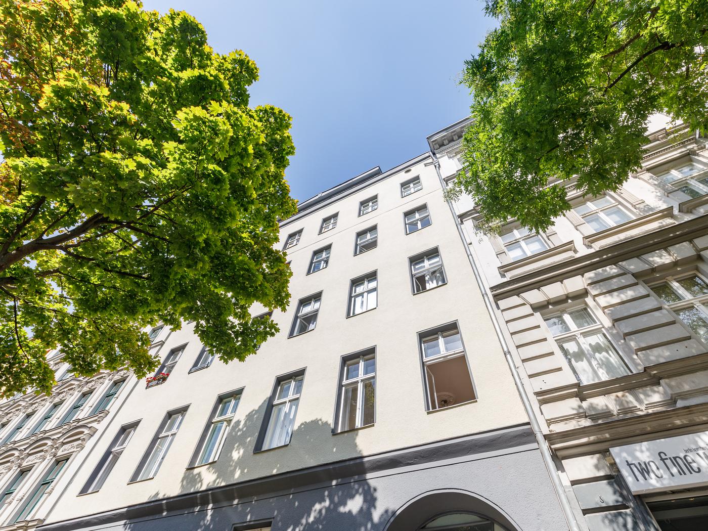 Gepflegtes Mehrfamilienhaus in Kreuzberg  Gepflegtes Mehrfamilienhaus in Kreuzberg