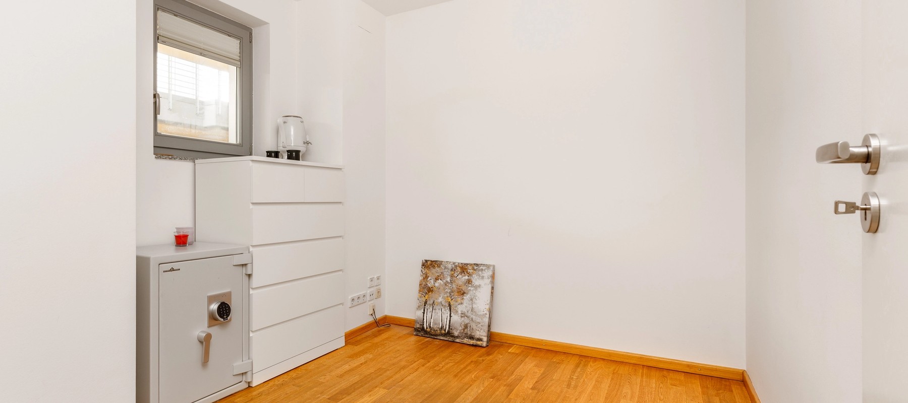 Arbeitszimmer mit Safe Arbeitszimmer mit Safe