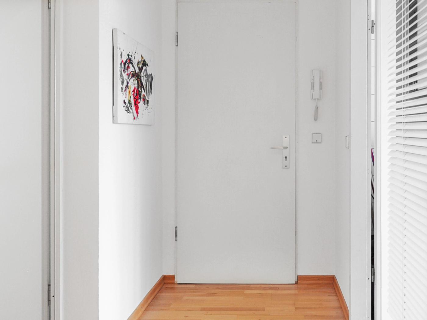 Eingangsbereich mit Gegensprechanlage  Eingangsbereich mit Gegensprechanlage