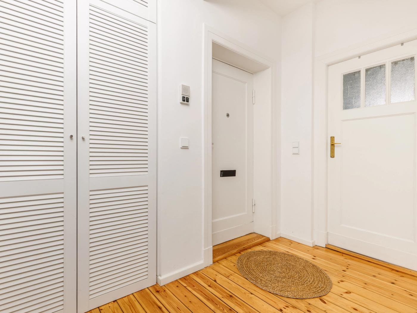 Eingangsbereich mit Ankleide  Eingangsbereich mit Ankleide