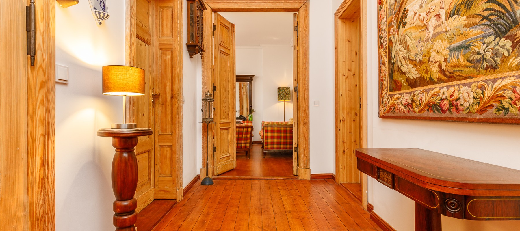 Eingangsbereich mit stilvollem Ambiente und einladender Atmosphäre Eingangsbereich mit stilvollem Ambiente und einladender Atmosphäre