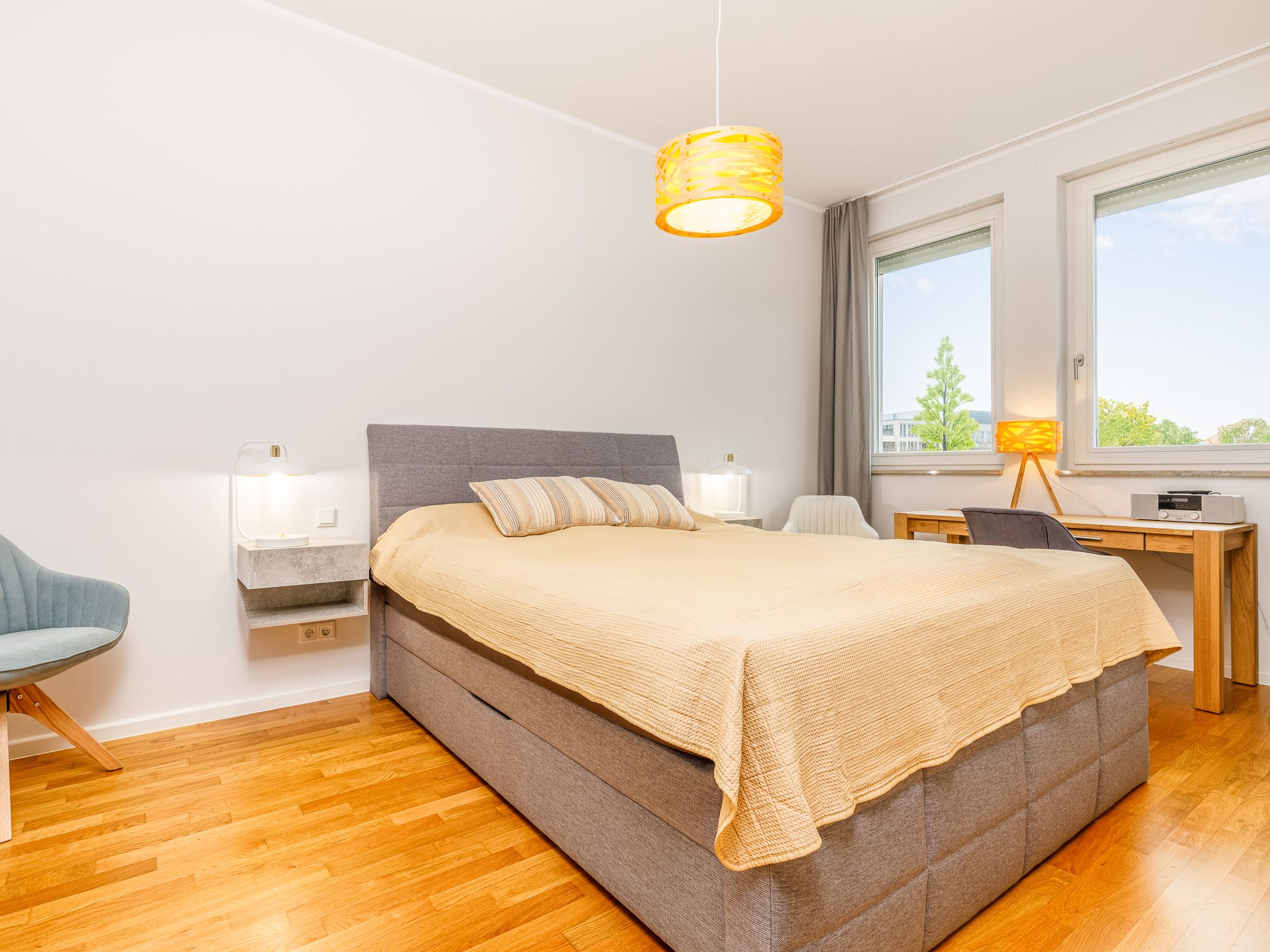 Masterbedroom mit custom-made Boxspringbett 