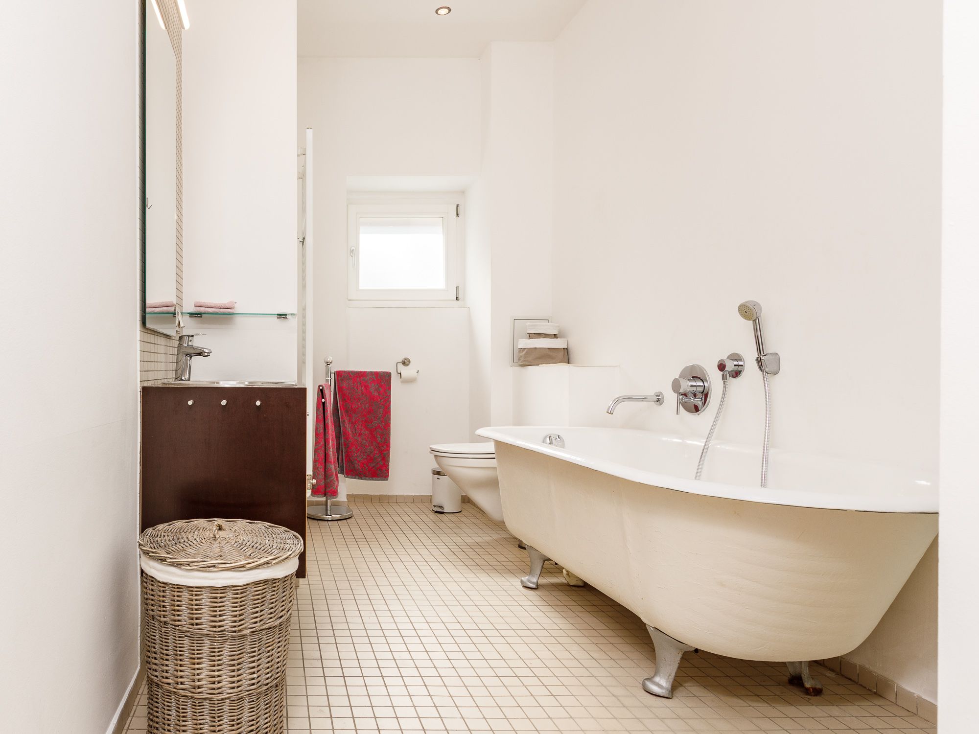 Daylit bathroom with bathtub 