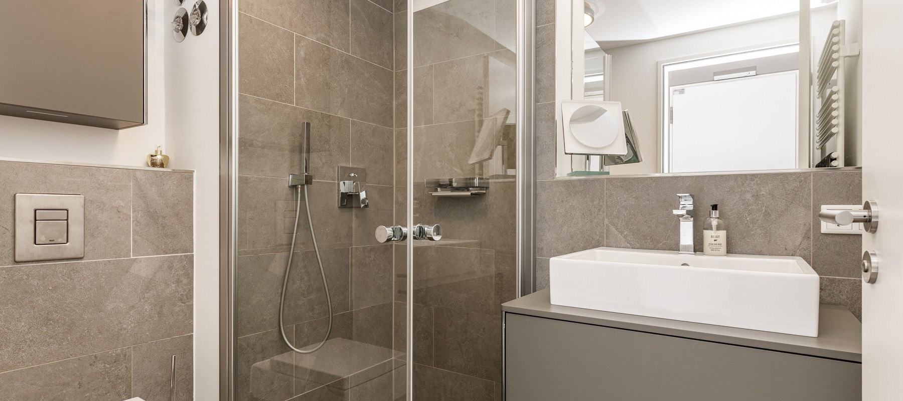 High-quality shower room with walk-in rain shower High-quality shower room with walk-in rain shower