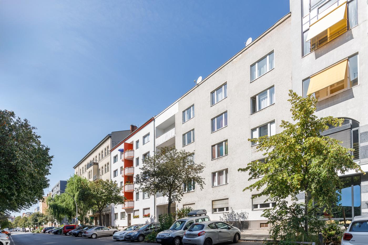 https://coming-home-sales.com/immobilien/berlin/schoeneberg/gepflegtes-studio-apartment-mit-balkon-und-fahrstuhl-inmitten-des-bunten-nollendorfkiezes/