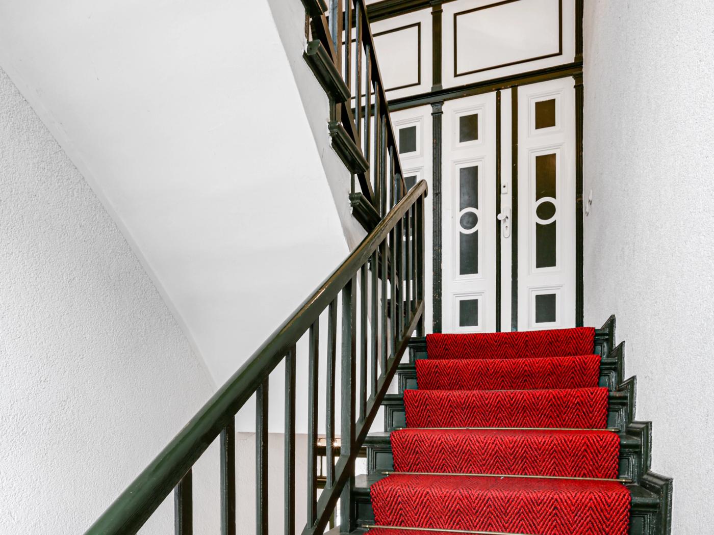 Treppenaufgang zur Wohnung Treppenaufgang zur Wohnung